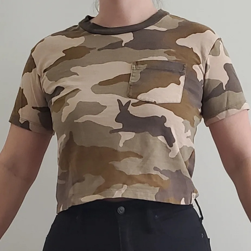 XS Madewell Cropped Camo Rabbit T